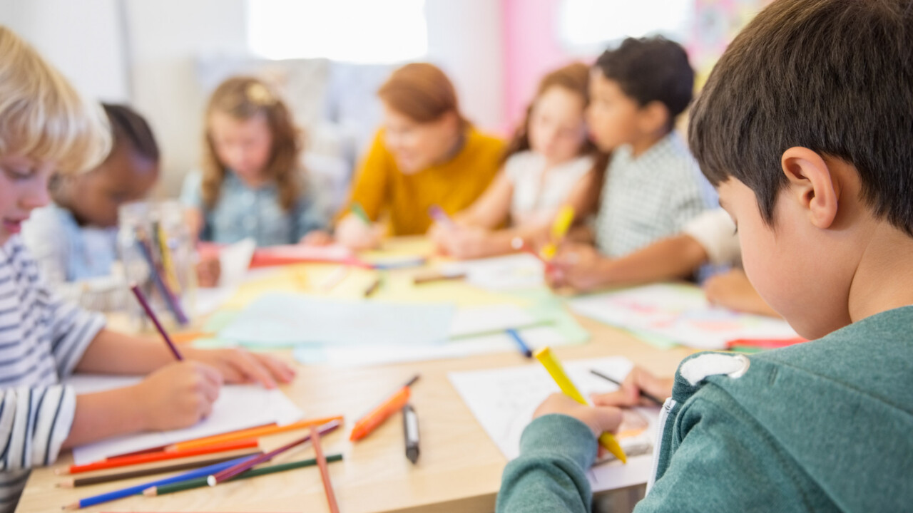Students drawing.